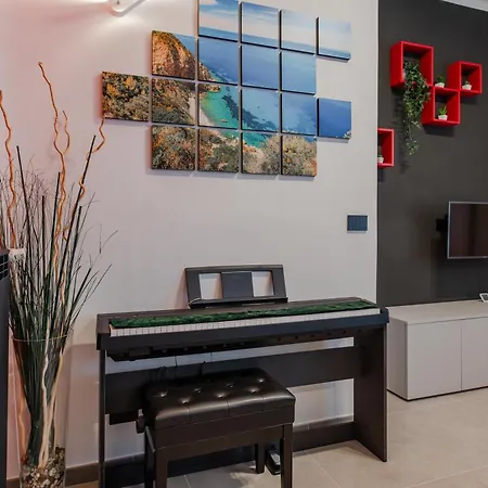 Apartment Nova House, Airco, Park Su Strada Gratis By Happyhostorino